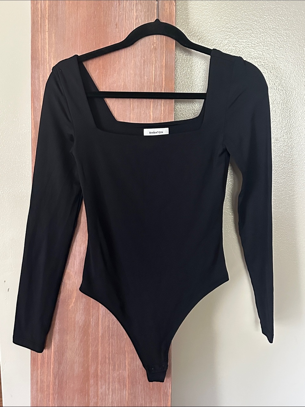 Aritzia Contour Bodysuit Long Sleeve Square Neck Black Women S Layering Neutral